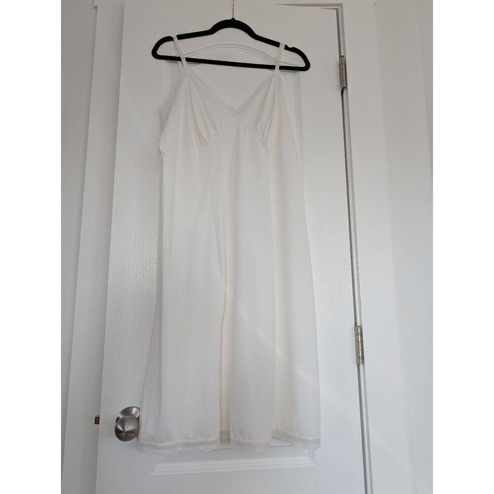 Vintage Penneys Gaymode White Nylon Full Slip 44 Tall Bridal 1960s Scalloped
